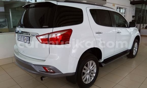 Tenga Tsaru Isuzu MU-X Chena Mota in Beitbridge in Matabeleland South Tenga Tsaru Isuzu MU-X Chena Mota in Beitbridge in Matabeleland South