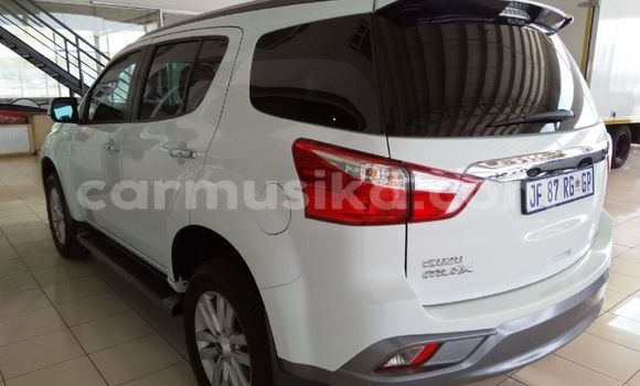 Tenga Tsaru Isuzu MU-X Chena Mota in Beitbridge in Matabeleland South Tenga Tsaru Isuzu MU-X Chena Mota in Beitbridge in Matabeleland South