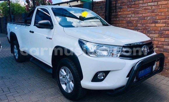 Tenga Tsaru Toyota Hilux Chena Mota in Beitbridge in Matabeleland South Tenga Tsaru Toyota Hilux Chena Mota in Beitbridge in Matabeleland South