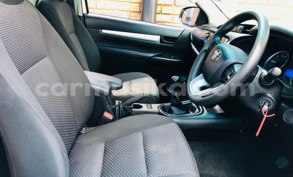 Tenga Tsaru Toyota Hilux Chena Mota in Beitbridge in Matabeleland South Tenga Tsaru Toyota Hilux Chena Mota in Beitbridge in Matabeleland South