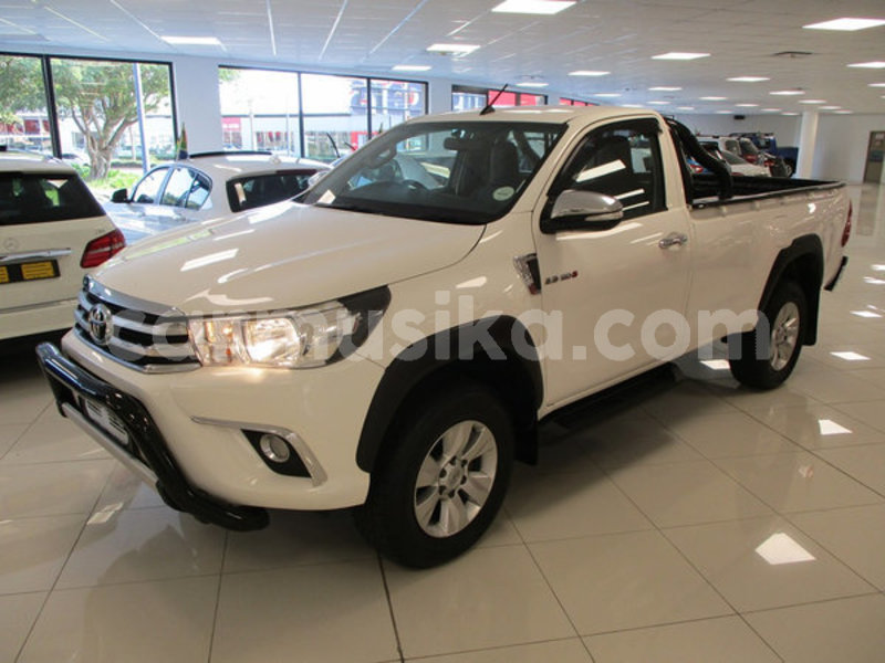 Big with watermark toyota hilux matabeleland south beitbridge 9451