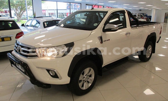 Acheter Occasion Voiture Toyota Hilux Blanc à Beitbridge, Matabeleland South Acheter Occasion Voiture Toyota Hilux Blanc à Beitbridge, Matabeleland South