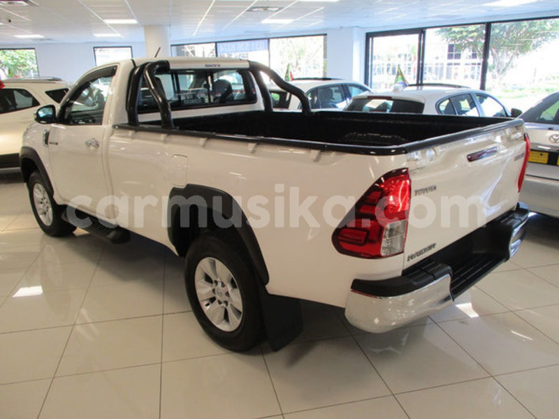 Big with watermark toyota hilux matabeleland south beitbridge 9451