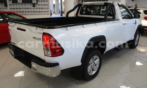 Acheter Occasion Voiture Toyota Hilux Blanc à Beitbridge, Matabeleland South Acheter Occasion Voiture Toyota Hilux Blanc à Beitbridge, Matabeleland South