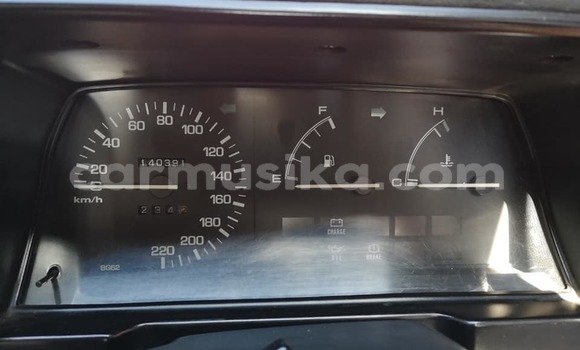 Acheter Occasion Voiture Mazda 323 Rouge à Beitbridge, Matabeleland South Acheter Occasion Voiture Mazda 323 Rouge à Beitbridge, Matabeleland South