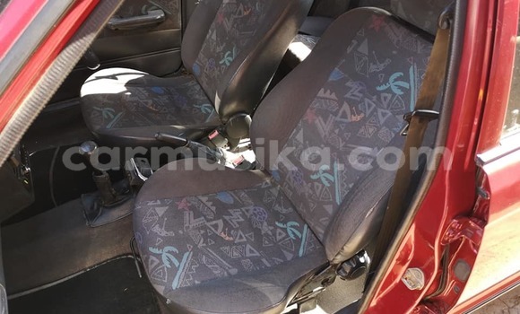 Acheter Occasion Voiture Mazda 323 Rouge à Beitbridge, Matabeleland South Acheter Occasion Voiture Mazda 323 Rouge à Beitbridge, Matabeleland South