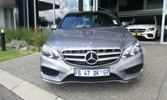 Acheter Occasion Voiture Mercedes‒Benz E–Class Gris à Beitbridge, Matabeleland South Acheter Occasion Voiture Mercedes‒Benz E–Class Gris à Beitbridge, Matabeleland South