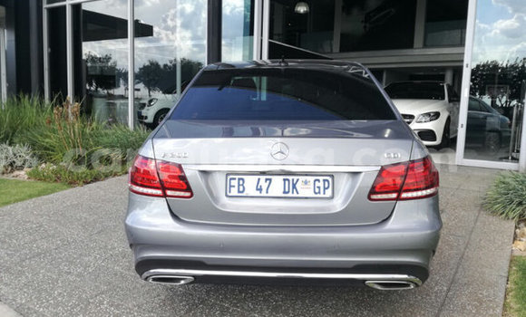 Acheter Occasion Voiture Mercedes‒Benz E–Class Gris à Beitbridge, Matabeleland South Acheter Occasion Voiture Mercedes‒Benz E–Class Gris à Beitbridge, Matabeleland South