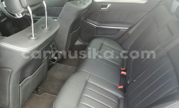 Acheter Occasion Voiture Mercedes‒Benz E–Class Gris à Beitbridge, Matabeleland South Acheter Occasion Voiture Mercedes‒Benz E–Class Gris à Beitbridge, Matabeleland South