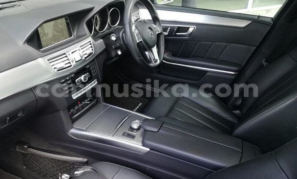 Acheter Occasion Voiture Mercedes‒Benz E–Class Gris à Beitbridge, Matabeleland South Acheter Occasion Voiture Mercedes‒Benz E–Class Gris à Beitbridge, Matabeleland South