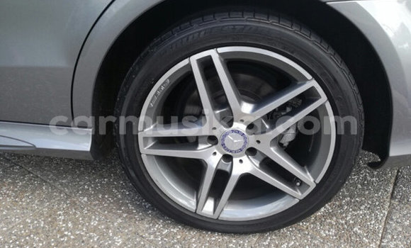 Acheter Occasion Voiture Mercedes‒Benz E–Class Gris à Beitbridge, Matabeleland South Acheter Occasion Voiture Mercedes‒Benz E–Class Gris à Beitbridge, Matabeleland South