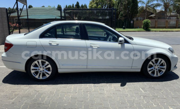 Acheter Occasion Voiture Mercedes‒Benz C–Class Blanc à Bulawayo, Bulawayo Acheter Occasion Voiture Mercedes‒Benz C–Class Blanc à Bulawayo, Bulawayo