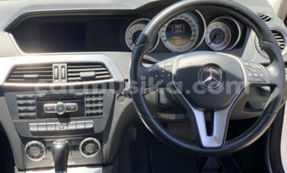 Acheter Occasion Voiture Mercedes‒Benz C–Class Blanc à Bulawayo, Bulawayo Acheter Occasion Voiture Mercedes‒Benz C–Class Blanc à Bulawayo, Bulawayo