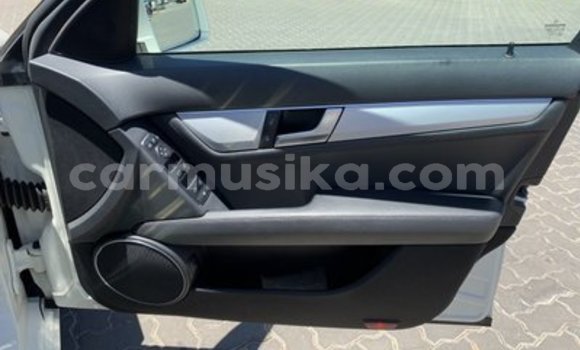 Acheter Occasion Voiture Mercedes‒Benz C–Class Blanc à Bulawayo, Bulawayo Acheter Occasion Voiture Mercedes‒Benz C–Class Blanc à Bulawayo, Bulawayo