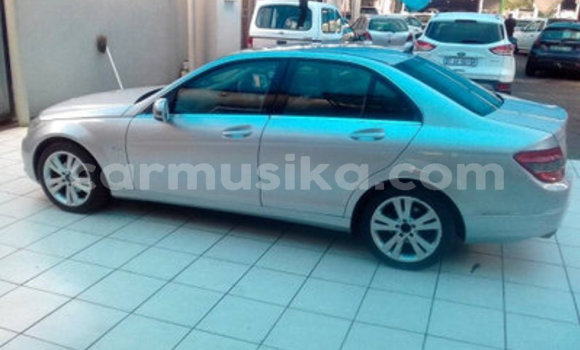 Nunua Ilio tumika Mercedes‒Benz C–Class Fedha Gari ndani ya Bulawayo nchini Bulawayo Nunua Ilio tumika Mercedes‒Benz C–Class Fedha Gari ndani ya Bulawayo nchini Bulawayo
