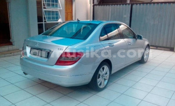 Nunua Ilio tumika Mercedes‒Benz C–Class Fedha Gari ndani ya Bulawayo nchini Bulawayo Nunua Ilio tumika Mercedes‒Benz C–Class Fedha Gari ndani ya Bulawayo nchini Bulawayo