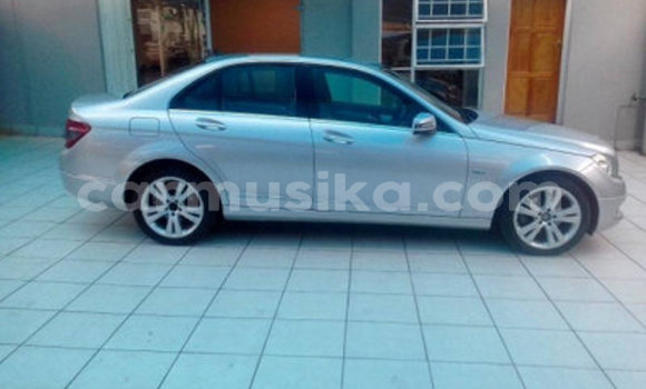 Nunua Ilio tumika Mercedes‒Benz C–Class Fedha Gari ndani ya Bulawayo nchini Bulawayo Nunua Ilio tumika Mercedes‒Benz C–Class Fedha Gari ndani ya Bulawayo nchini Bulawayo