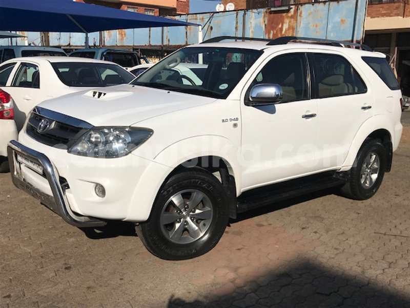 Big with watermark toyota fortuner matabeleland south beitbridge 9477