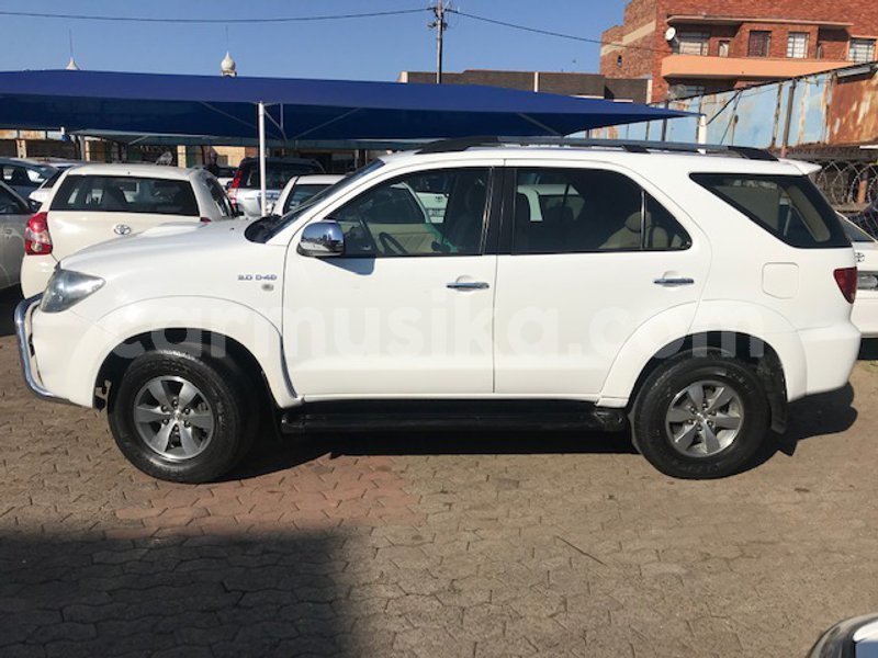 Big with watermark toyota fortuner matabeleland south beitbridge 9477