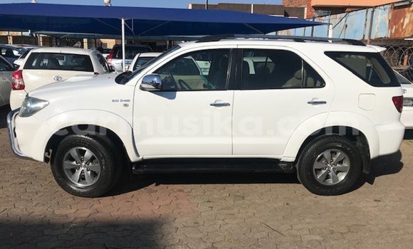 Buy Used Toyota Fortuner Silver Car in Beitbridge in Matabeleland South Buy Used Toyota Fortuner Silver Car in Beitbridge in Matabeleland South