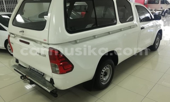 Buy Used Toyota Hilux White Car in Beitbridge in Matabeleland South Buy Used Toyota Hilux White Car in Beitbridge in Matabeleland South