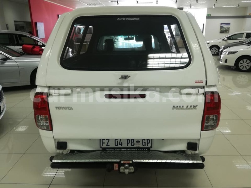 Big with watermark toyota hilux matabeleland south beitbridge 9479