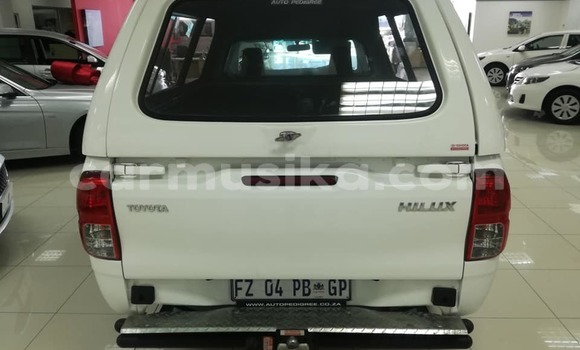 Buy Used Toyota Hilux White Car in Beitbridge in Matabeleland South Buy Used Toyota Hilux White Car in Beitbridge in Matabeleland South