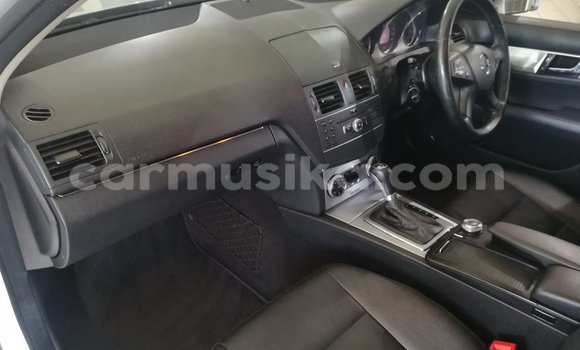 Buy Used Mercedes‒Benz C–Class Silver Car in Beitbridge in Matabeleland South Buy Used Mercedes‒Benz C–Class Silver Car in Beitbridge in Matabeleland South