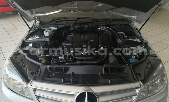 Buy Used Mercedes‒Benz C–Class Silver Car in Beitbridge in Matabeleland South Buy Used Mercedes‒Benz C–Class Silver Car in Beitbridge in Matabeleland South