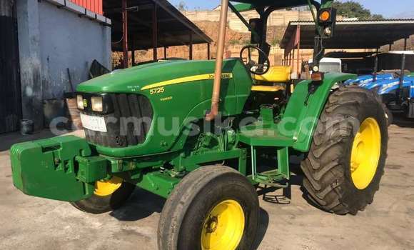 Acheter Occasion Utilitaire Caterpillar 120 Vert à Harare, Harare Acheter Occasion Utilitaire Caterpillar 120 Vert à Harare, Harare