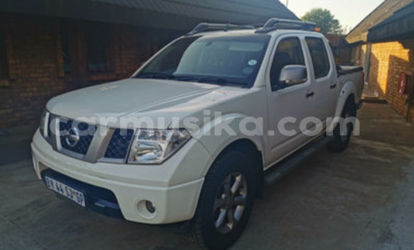 Nunua Ilio tumika Nissan Navara Nyeupe Gari ndani ya Bulawayo nchini Bulawayo Nunua Ilio tumika Nissan Navara Nyeupe Gari ndani ya Bulawayo nchini Bulawayo