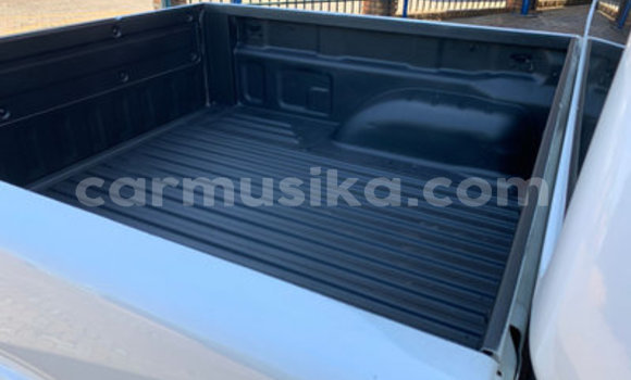 Nunua Ilio tumika Nissan Navara Nyeupe Gari ndani ya Bulawayo nchini Bulawayo Nunua Ilio tumika Nissan Navara Nyeupe Gari ndani ya Bulawayo nchini Bulawayo