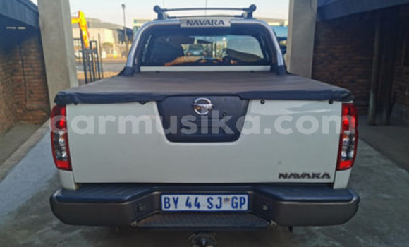 Nunua Ilio tumika Nissan Navara Nyeupe Gari ndani ya Bulawayo nchini Bulawayo Nunua Ilio tumika Nissan Navara Nyeupe Gari ndani ya Bulawayo nchini Bulawayo