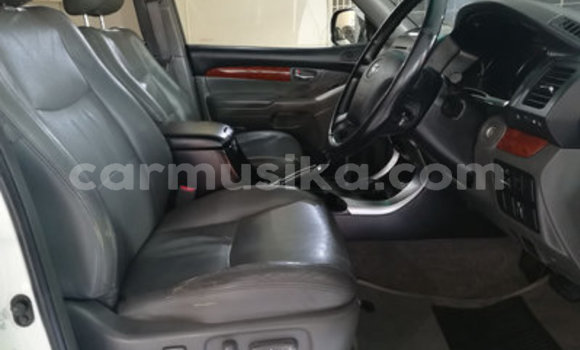 Tenga Tsaru Toyota Land Cruiser Prado Chena Mota in Bulawayo in Bulawayo Tenga Tsaru Toyota Land Cruiser Prado Chena Mota in Bulawayo in Bulawayo