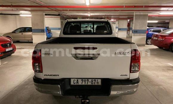 Acheter Occasion Voiture Toyota Hilux Blanc à Bulawayo, Bulawayo Acheter Occasion Voiture Toyota Hilux Blanc à Bulawayo, Bulawayo