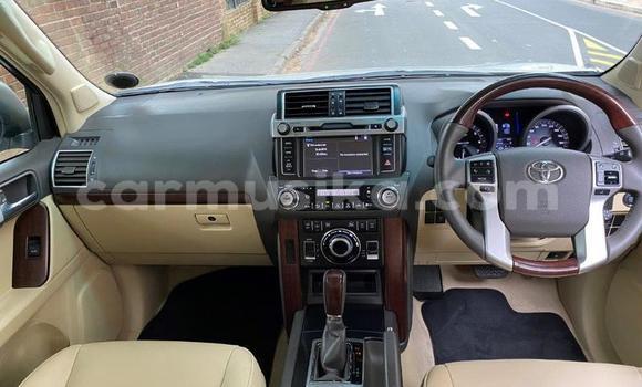 Acheter Occasion Voiture Toyota Land Cruiser Prado Blanc à Bulawayo, Bulawayo Acheter Occasion Voiture Toyota Land Cruiser Prado Blanc à Bulawayo, Bulawayo