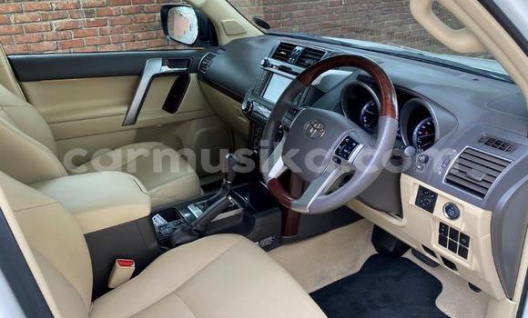 Acheter Occasion Voiture Toyota Land Cruiser Prado Blanc à Bulawayo, Bulawayo Acheter Occasion Voiture Toyota Land Cruiser Prado Blanc à Bulawayo, Bulawayo