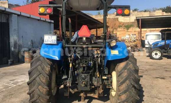 Acheter Occasion Utilitaire Caterpillar 120 Bleu à Harare, Harare Acheter Occasion Utilitaire Caterpillar 120 Bleu à Harare, Harare