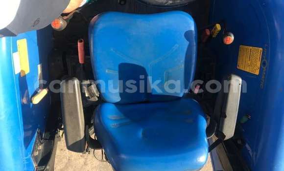 Acheter Occasion Utilitaire Caterpillar 120 Bleu à Harare, Harare Acheter Occasion Utilitaire Caterpillar 120 Bleu à Harare, Harare