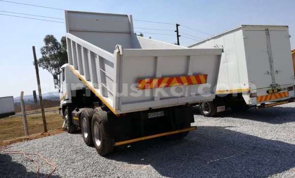 Acheter Occasion Utilitaire Mitsubishi Fuso Blanc à Harare, Harare Acheter Occasion Utilitaire Mitsubishi Fuso Blanc à Harare, Harare