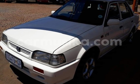 Acheter Occasion Voiture Mazda 323 Blanc à Beitbridge, Matabeleland South Acheter Occasion Voiture Mazda 323 Blanc à Beitbridge, Matabeleland South