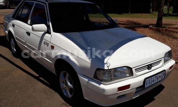 Acheter Occasion Voiture Mazda 323 Blanc à Beitbridge, Matabeleland South Acheter Occasion Voiture Mazda 323 Blanc à Beitbridge, Matabeleland South
