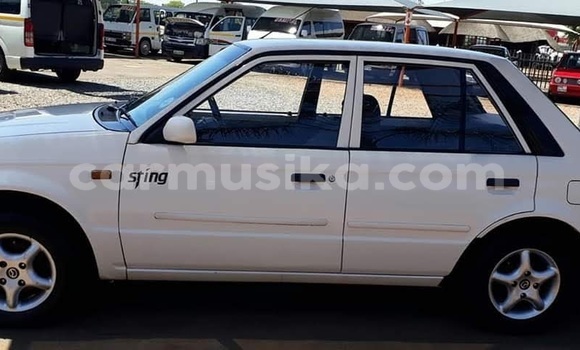 Acheter Occasion Voiture Mazda 323 Blanc à Beitbridge, Matabeleland South Acheter Occasion Voiture Mazda 323 Blanc à Beitbridge, Matabeleland South