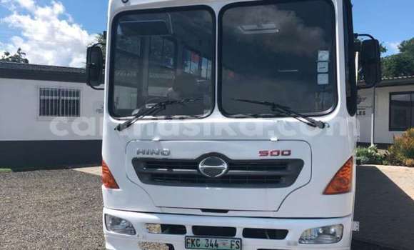 Acheter Occasion Utilitaire Hino 300 Series Blanc à Harare, Harare Acheter Occasion Utilitaire Hino 300 Series Blanc à Harare, Harare