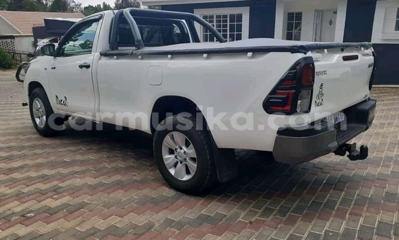 Nunua Ilio tumika Toyota Hilux Nyeupe Gari ndani ya Beitbridge nchini Matabeleland Kusini Nunua Ilio tumika Toyota Hilux Nyeupe Gari ndani ya Beitbridge nchini Matabeleland Kusini