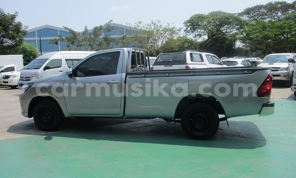Buy Used Toyota Hilux Silver Car in Bulawayo in Bulawayo Buy Used Toyota Hilux Silver Car in Bulawayo in Bulawayo