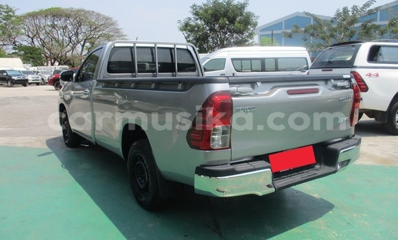 Buy Used Toyota Hilux Silver Car in Bulawayo in Bulawayo Buy Used Toyota Hilux Silver Car in Bulawayo in Bulawayo
