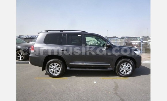 Buy Used Toyota Land Cruiser Silver Car in Glen View in Harare Buy Used Toyota Land Cruiser Silver Car in Glen View in Harare