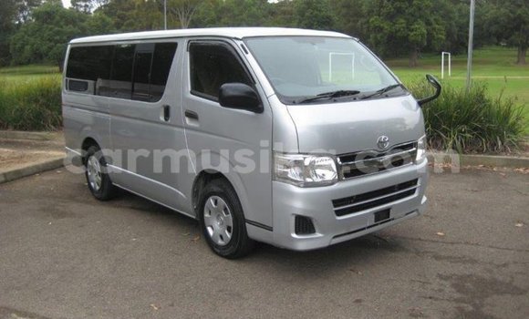 Buy Used Toyota Hiace White Car in Beitbridge in Matabeleland South Buy Used Toyota Hiace White Car in Beitbridge in Matabeleland South