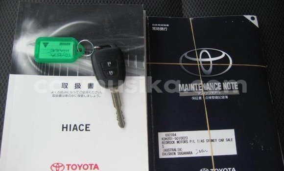 Buy Used Toyota Hiace White Car in Beitbridge in Matabeleland South Buy Used Toyota Hiace White Car in Beitbridge in Matabeleland South